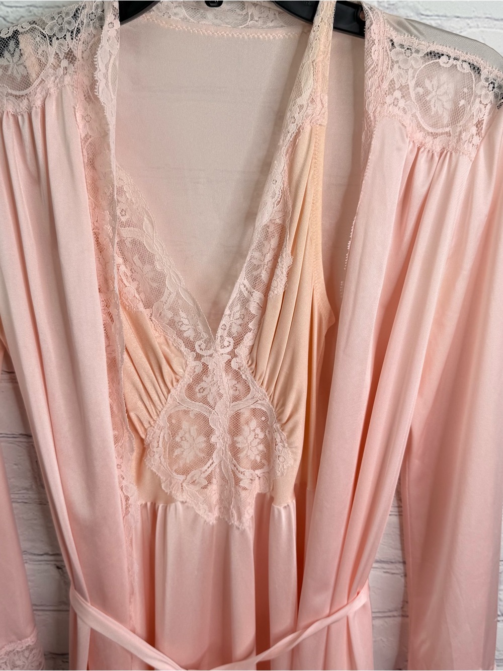 OLGA Bodysilk Vintage Pink Nightgown & Robe Small - Picture 3 of 11